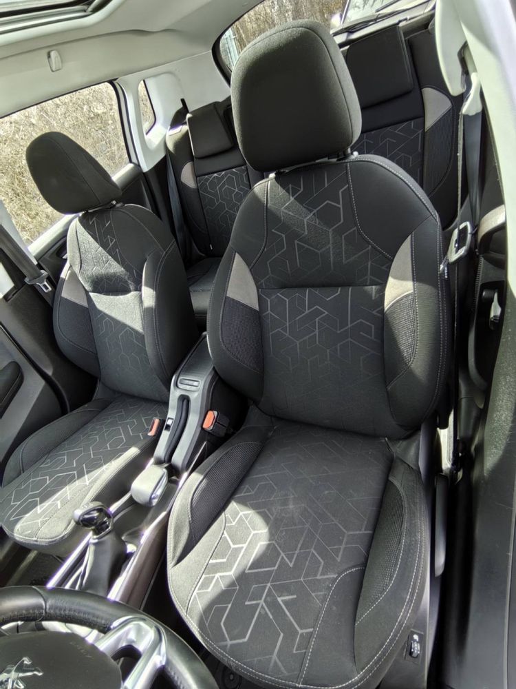 Peugeot 2008 1.2i VTi