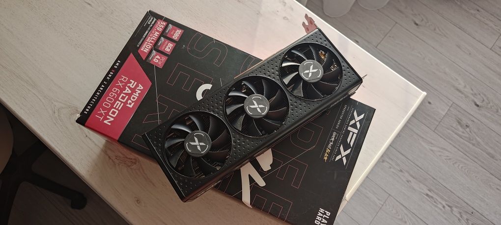 AMD Radeon RX 6600XT 8Gb