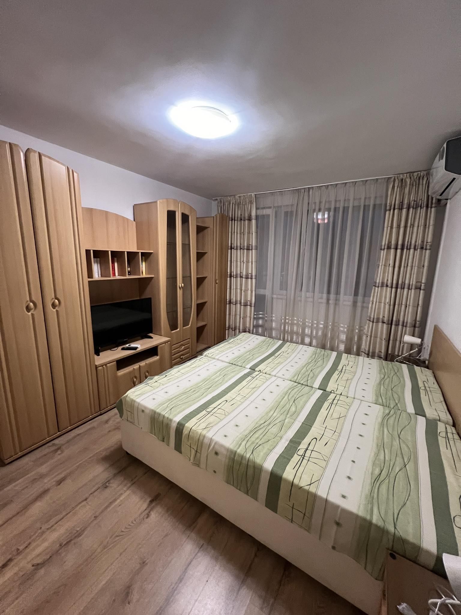 Тристаен апартамент, под наем, Център