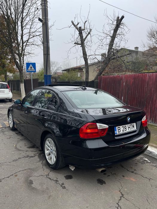 Vand bmw seria 3 e90 M47 2006 trapa faruri cu lupa