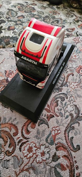 machete masini mercedes jaguar Iveco