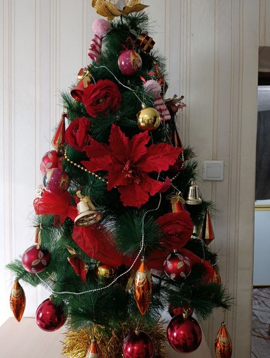 Продам Новогоднюю ёлку