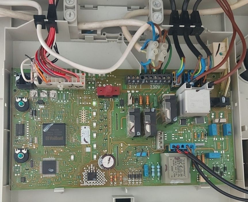 Placa si traf Vaillant VUW INT 242/2 3