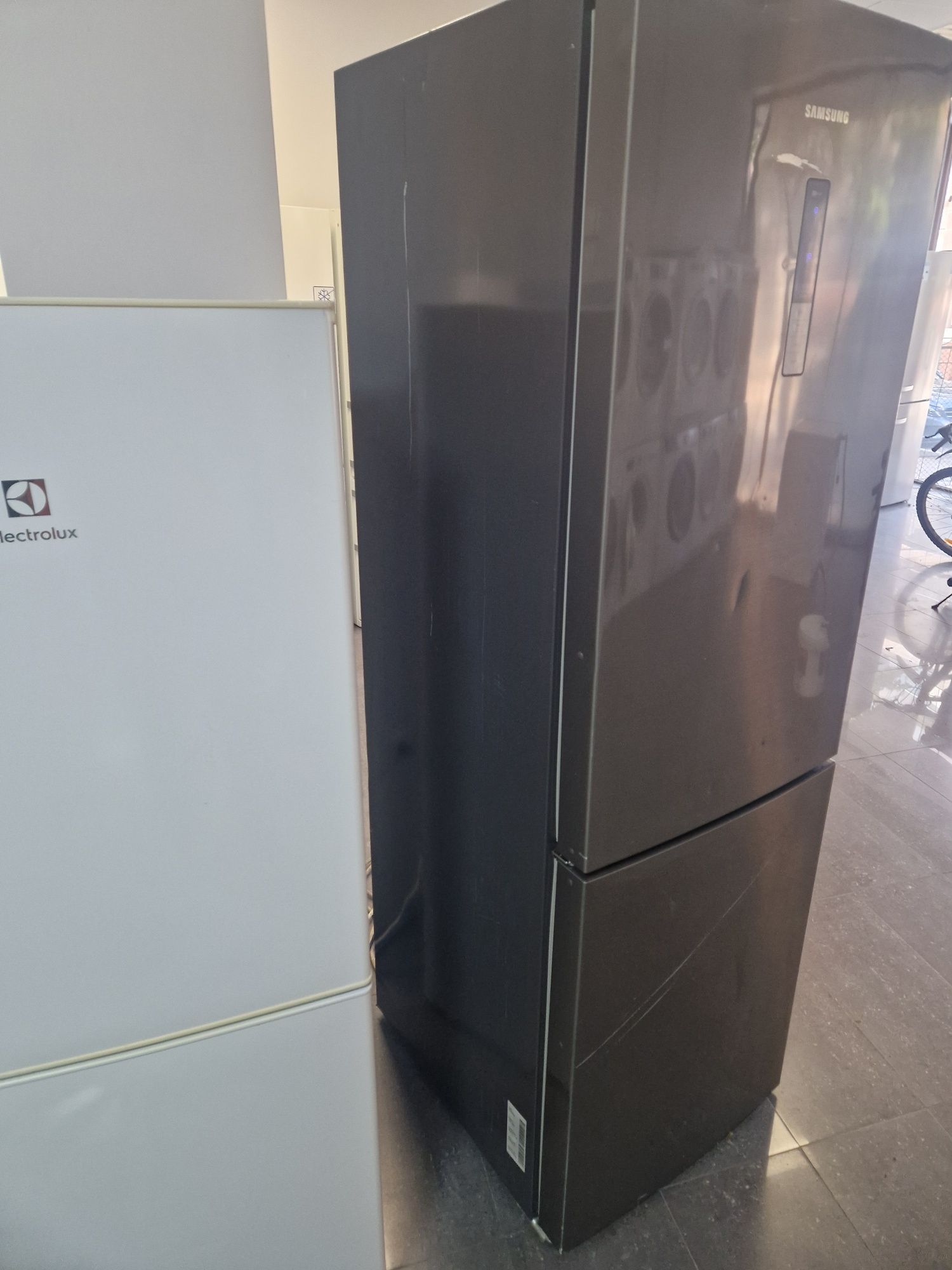 Хладилник с фризер Samsung A++ No Frost