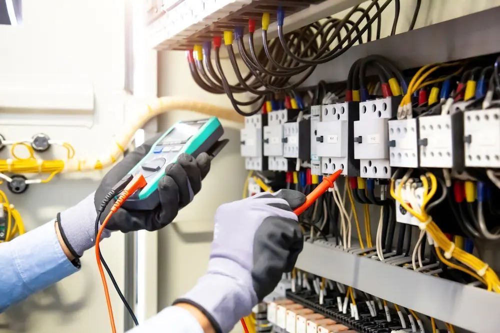 ELEKTRIK.   вызов 24/7  (срочно)