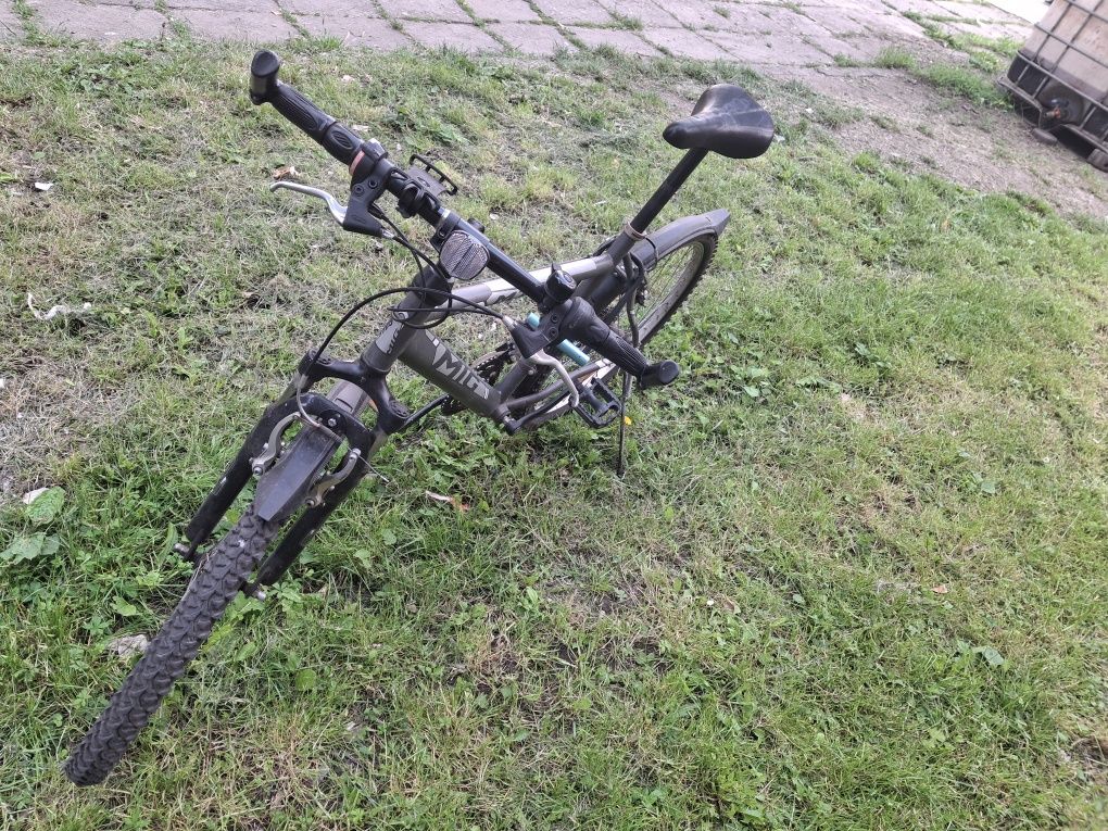 Vând bicicleta a fost folosita la tazz