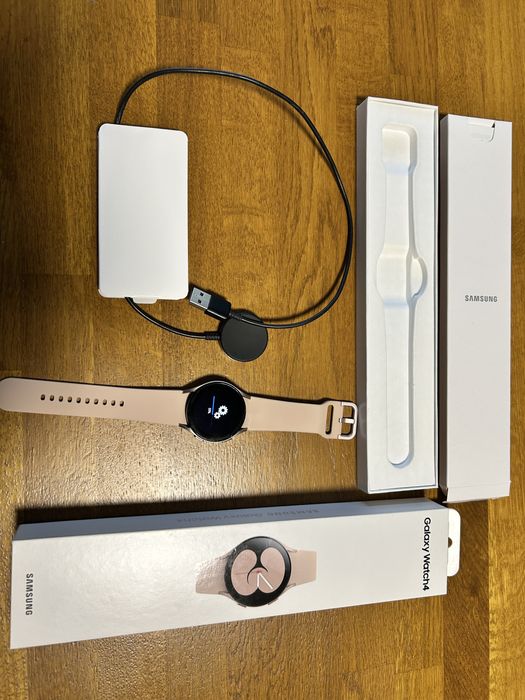 Vand Samsung Galaxy S22 + Ceas smart Galaxy Watch4