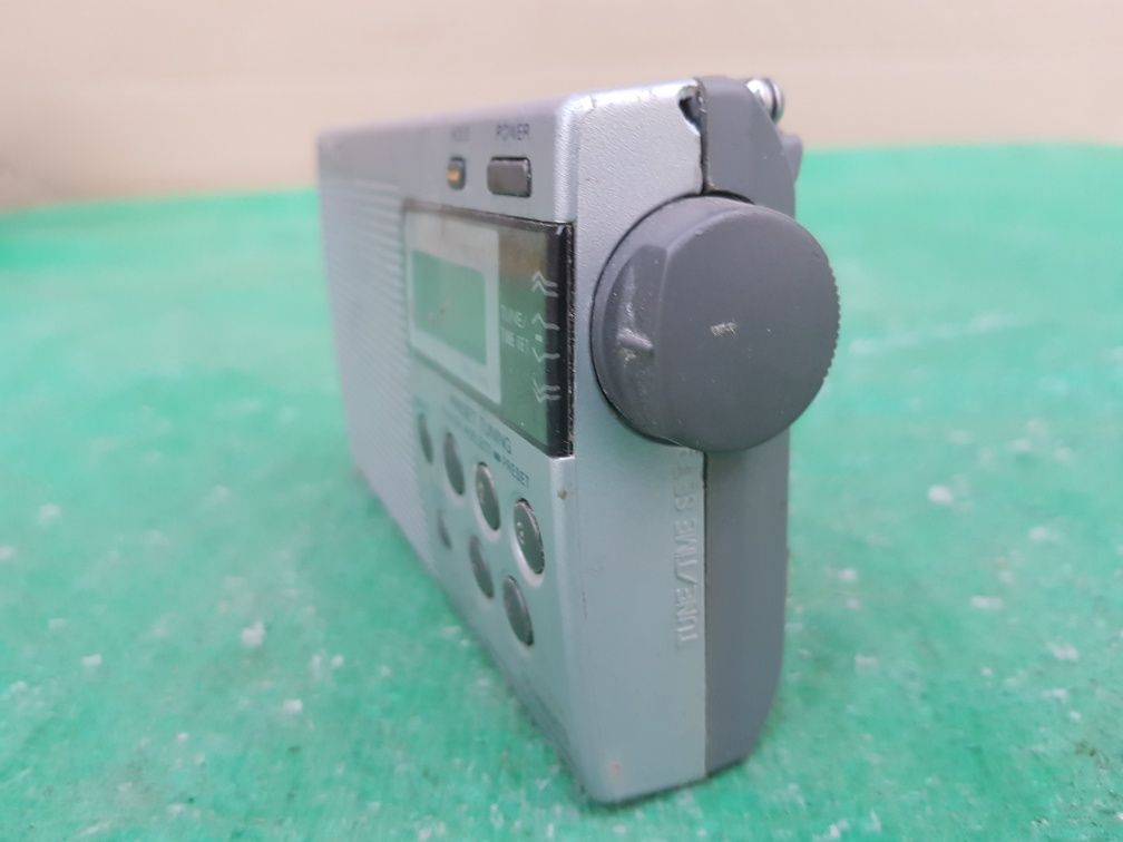 Radio sintetizată FM/AM PLL ICF-M260 functional 
Sony Corporation; Tok