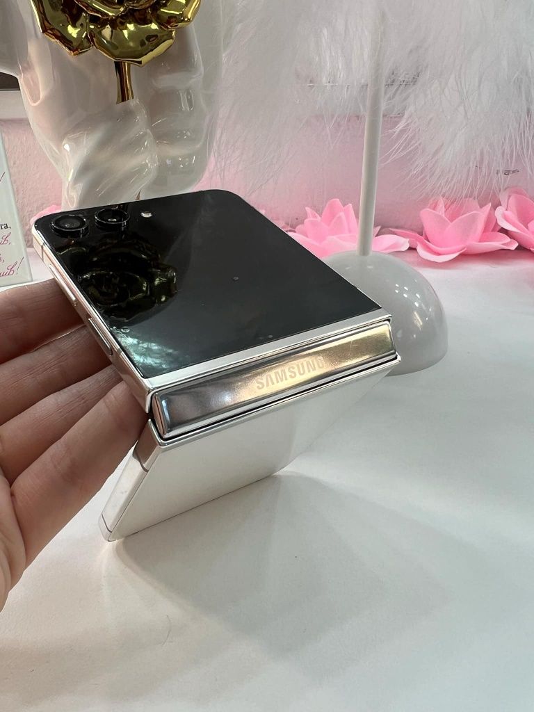 Samsung Z flip 5 Cream 256GB