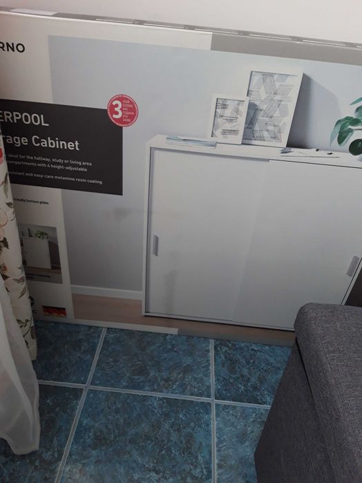 Vand comodă usi glisante