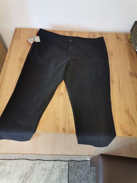 Pantaloni eleganti barbatesti