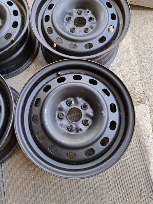 Продавам 4 бр железни джанти 5x100 15 цола 6 J*ЕТ 36.5*ц.о 57.1 мм