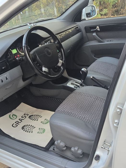 Gentra ABS lyukli, magicar 909 va chexol polik qilingan moshina ideal