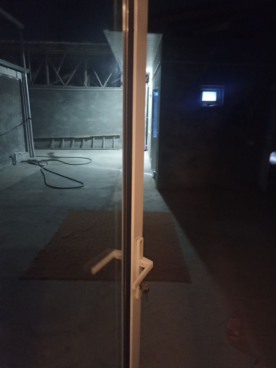 Hovli uchastka sotiladi