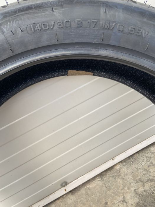 Гуми за мотор  нови