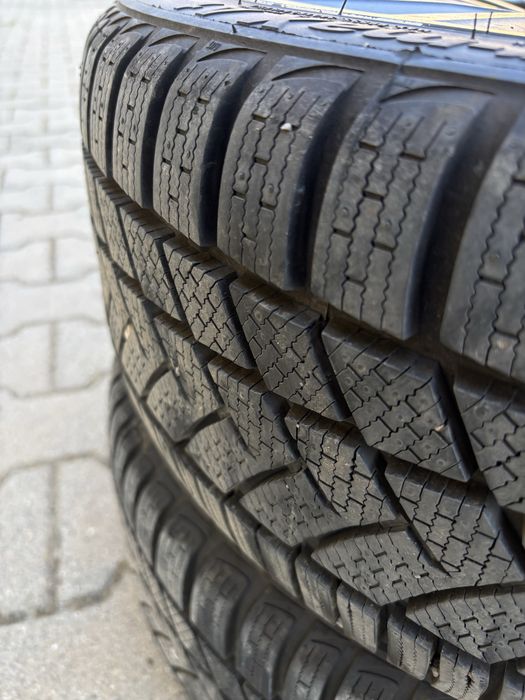 Jante aliaj 18 cu anvelope de iarna R18/225/40