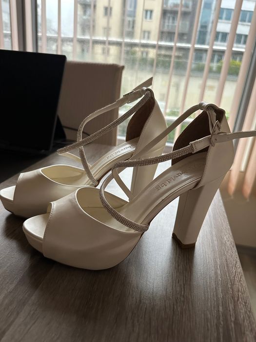 Официални обувки