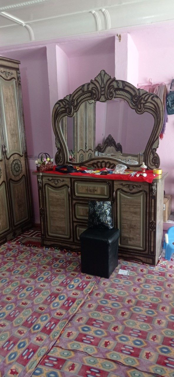 Shkaflar sotiladi