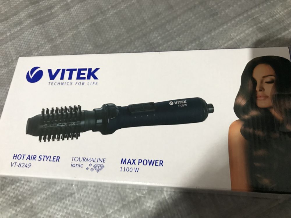 Продам Фен Щетка Vitek