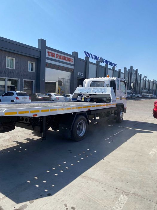 В продаже Новый Эвакуатор FAW борт длина 6 метр универсал вариант