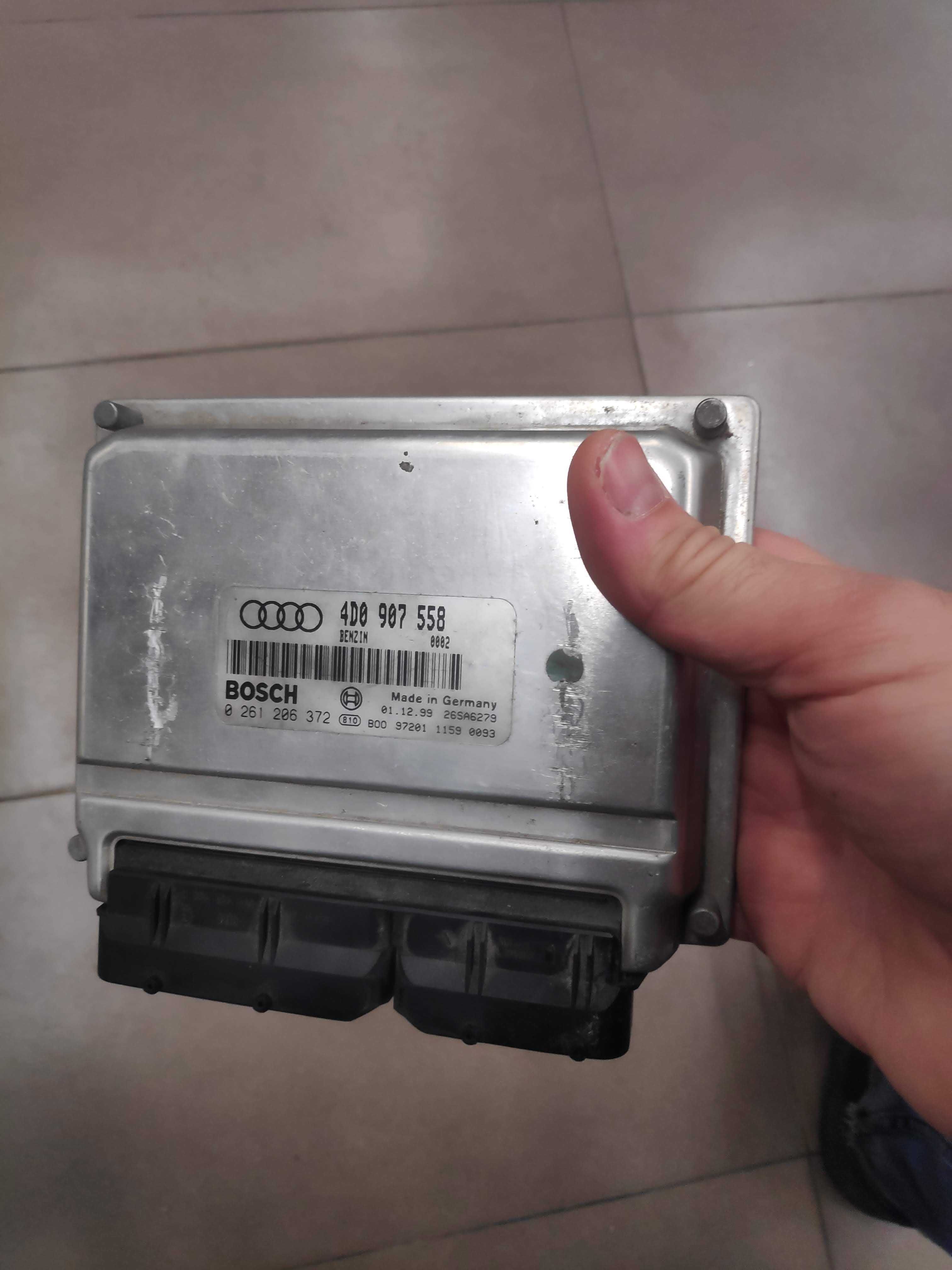 Компютър ЕКУ/ECU електронен блок на двигател Ауди/Audi  S6 C5