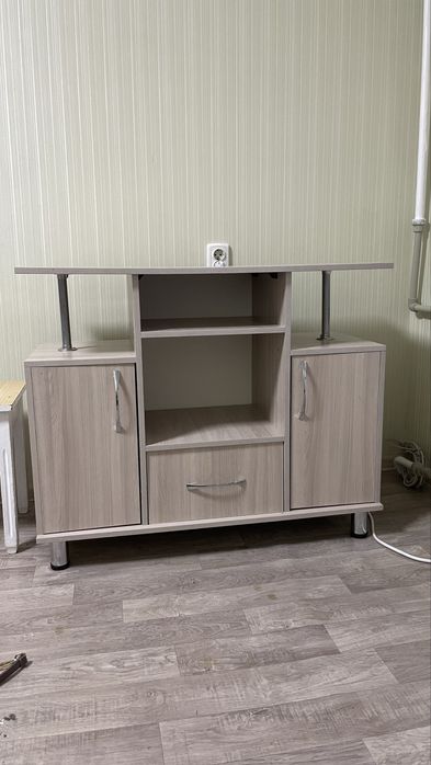 Продам тумбу под телевизор