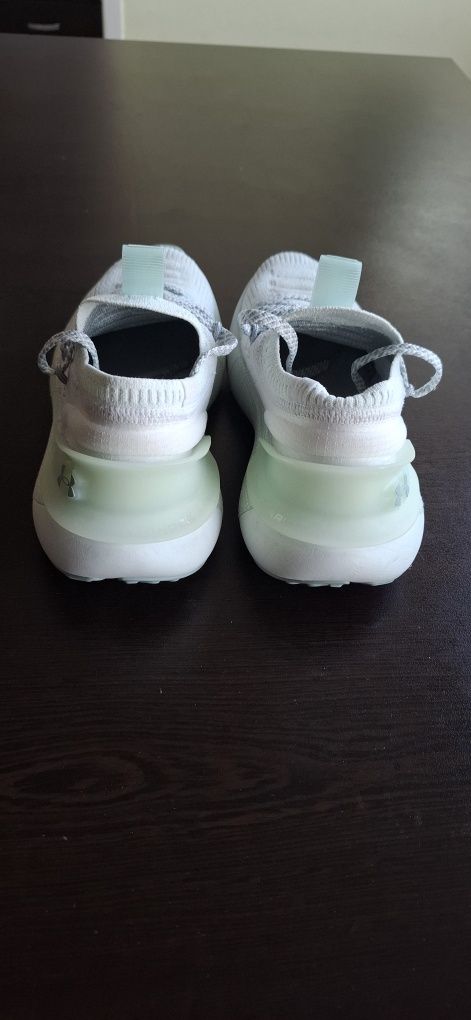 Дамски маратонки Under Armour