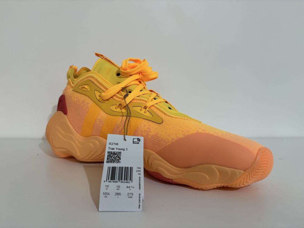 Обувки Adidas Trae Young 3