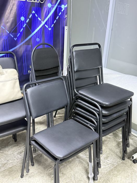 Продам офисные стулья