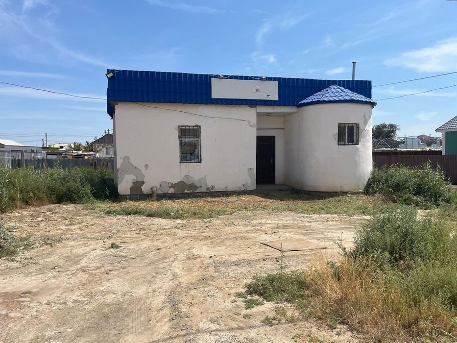 Продаётся здание (бывшее мини-кафе) в мкр. Береке(контейнерная)