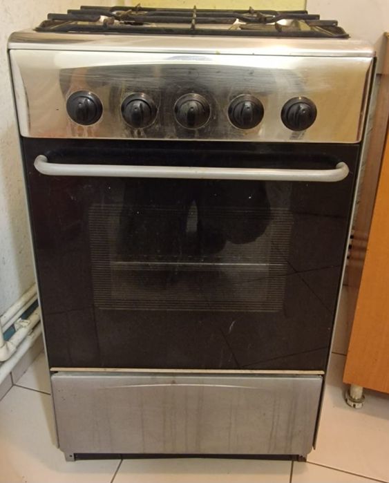 Vând aragaz în stare buna