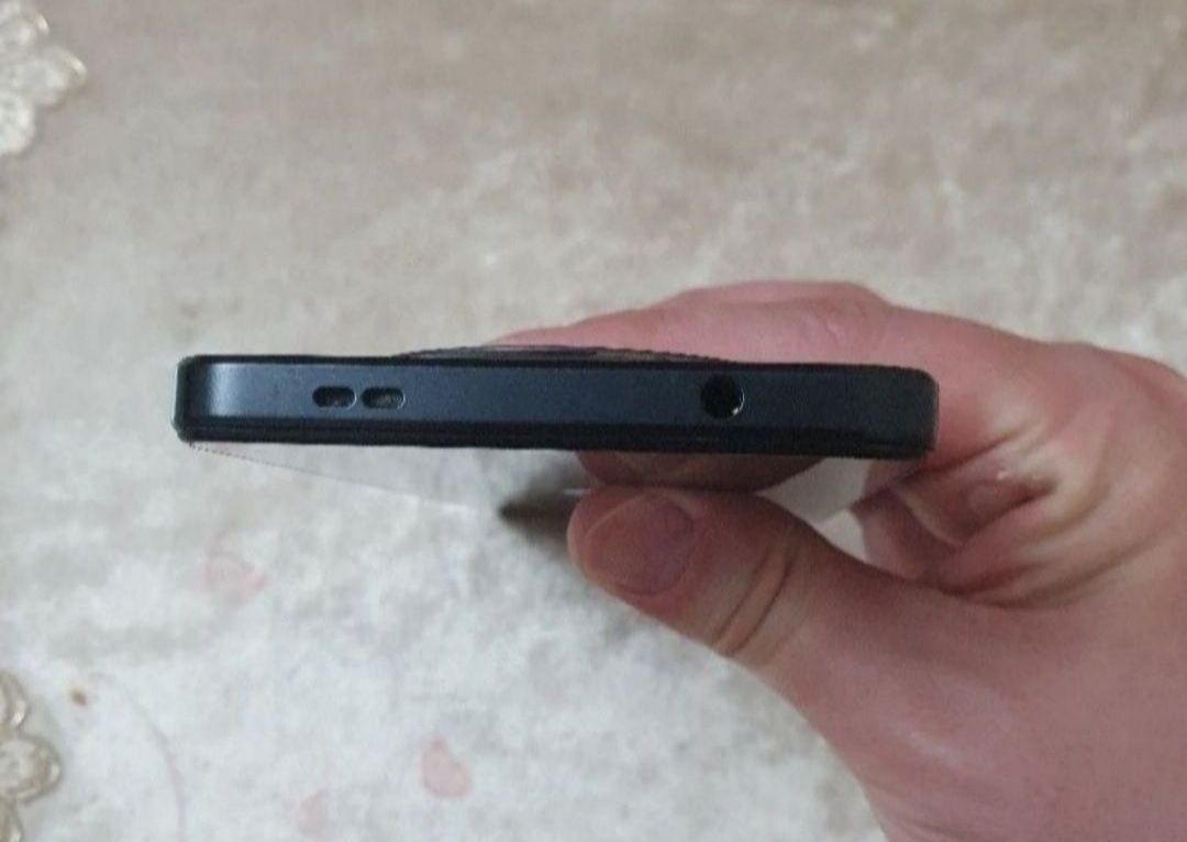Srochna sotiladi Xiaomi Redmi A3 4/128Gb Black 2024 yili yengi madel