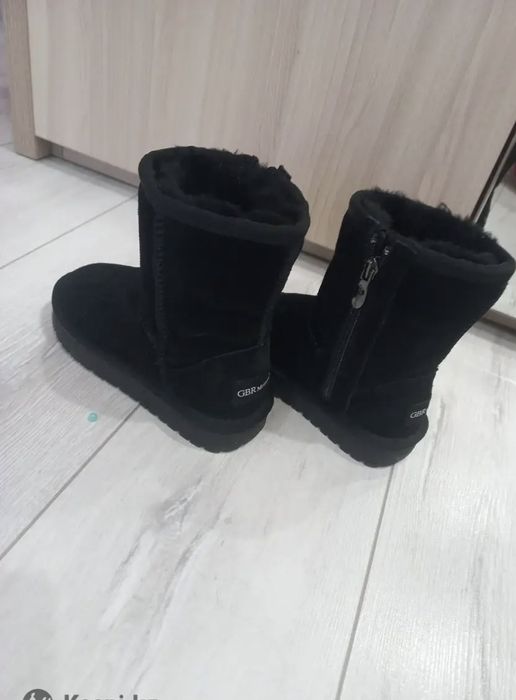 Угги детские , натуральные , новые 16000