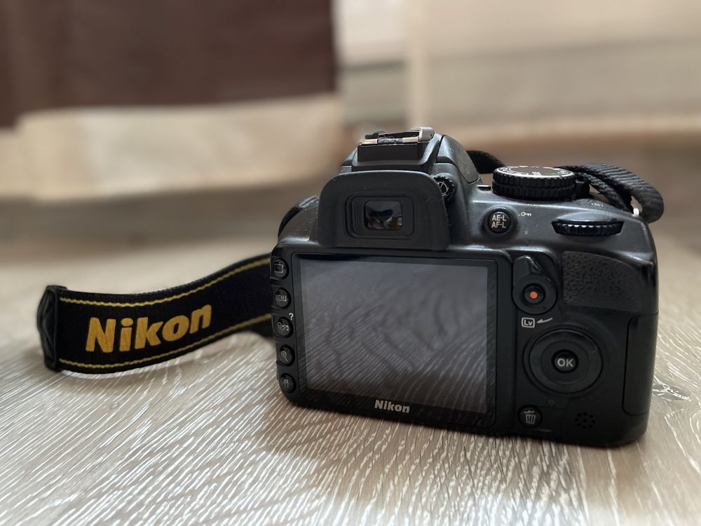 Aparat foto Nikon D3100