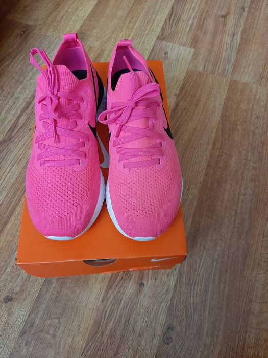 Vand adidasi noi Nike Epic React Flyknit 2 nr 40 pentru femei