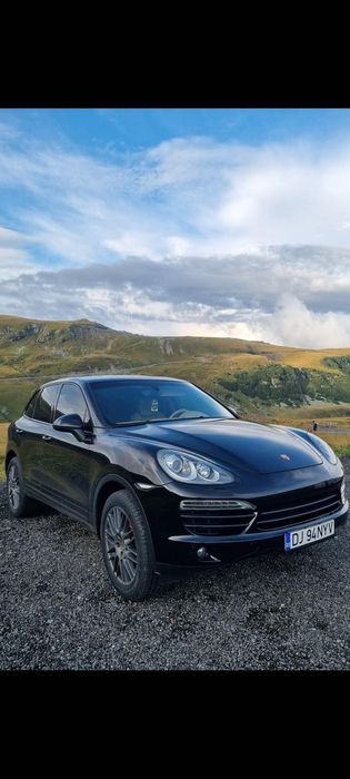 Vând Porsche Cayenne