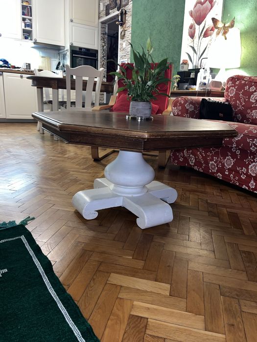 Трапезна маса и столове ,изцяло от естествено дъбово дърво