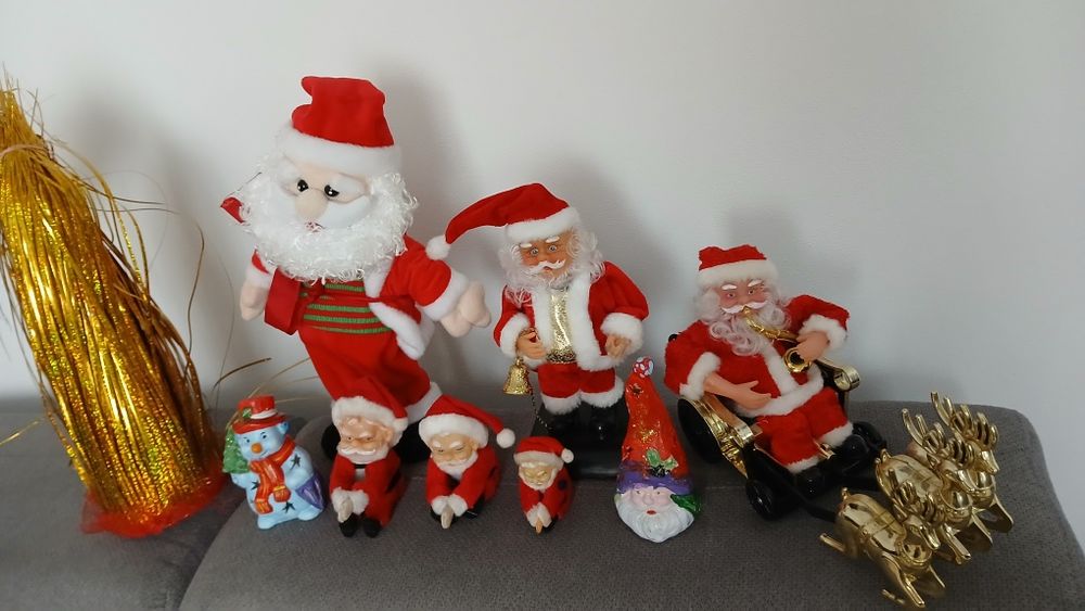 Mos Craciun ,ornamete de Craciun