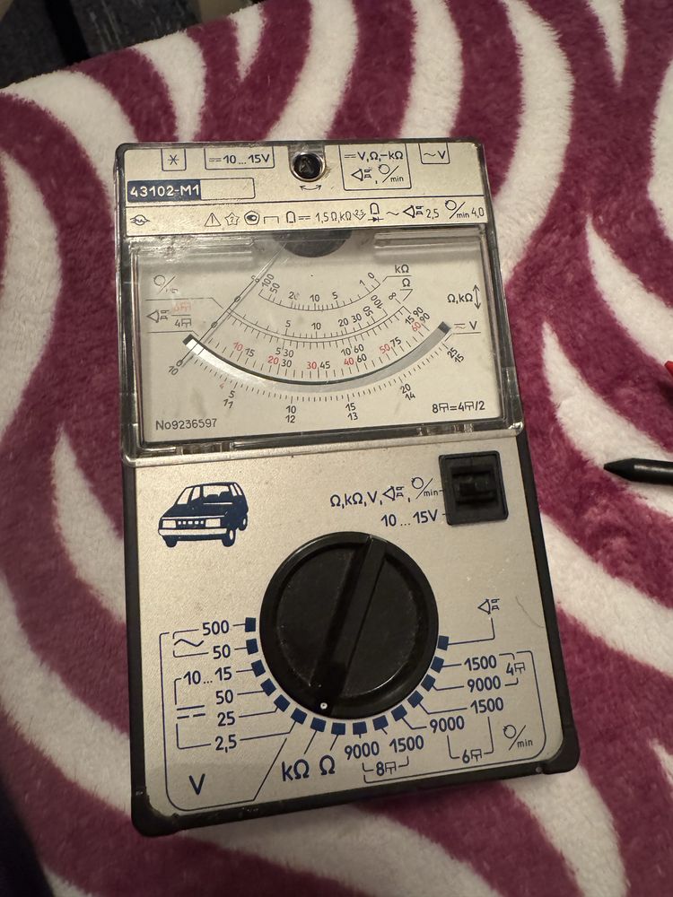 Multimetru analog