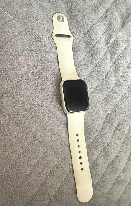 Продам апл вотч SE