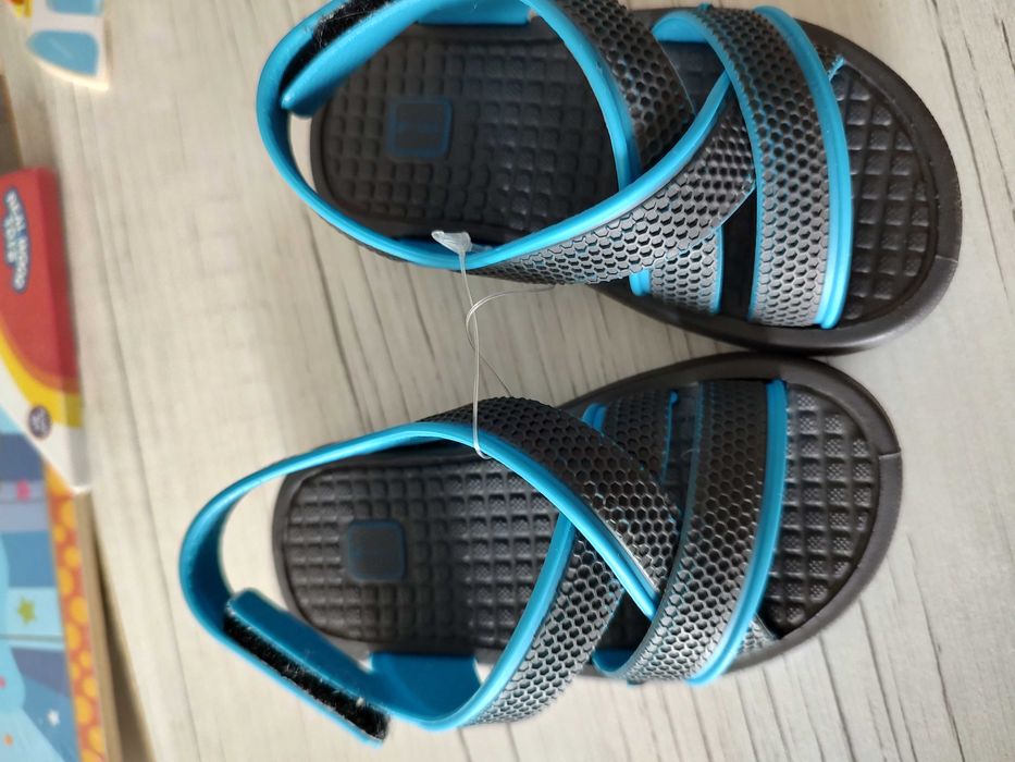 22 ном Примарк маратонки, обувки и Сандали тип джапанки