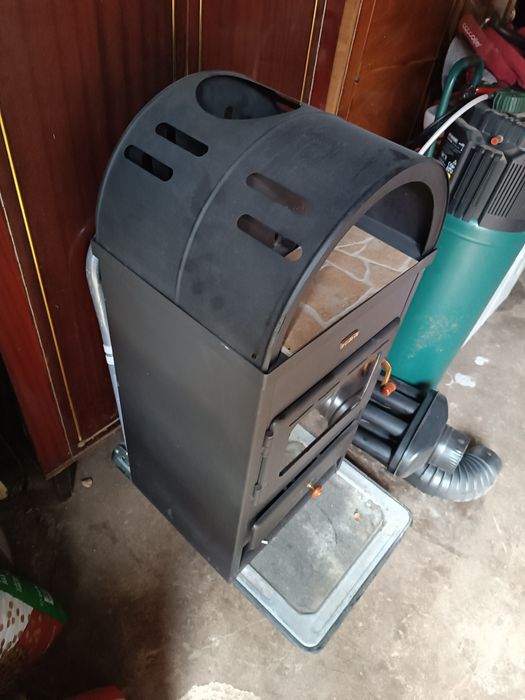 Vând șemineu 9kw Prity ca Nou