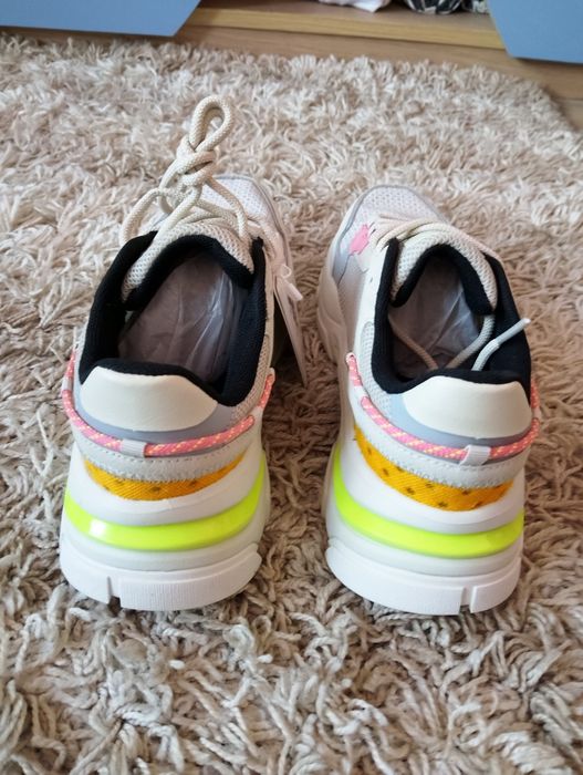 Нови маратонки Polo