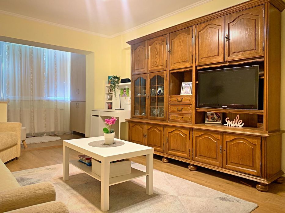 Vand apatatament in centru Devei