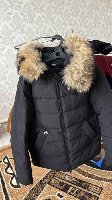 Продам куртку зимнюю размер 48-50