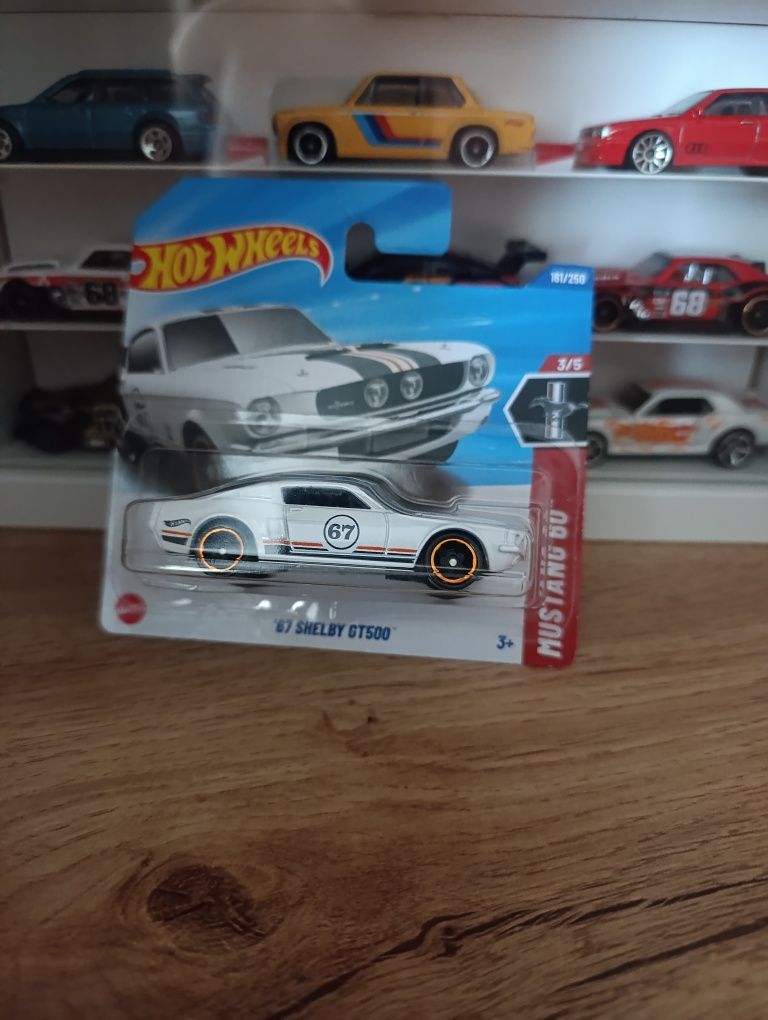 Колекционерски коли Hot wellies

Hot wheels Mercedes,Audi