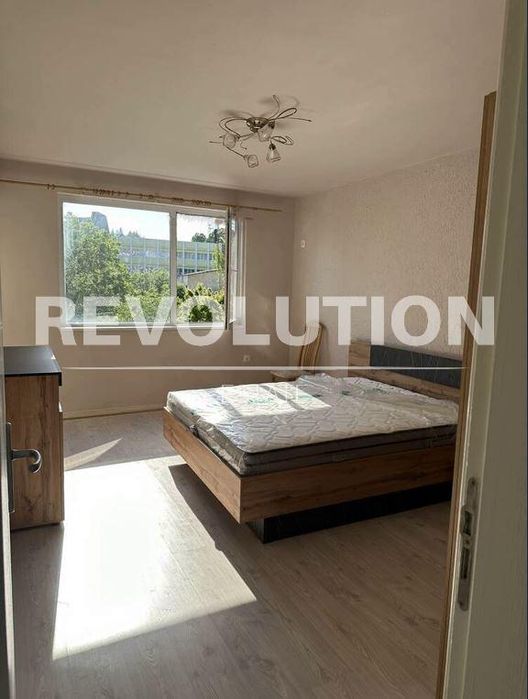 Дава се под наем Тристаен апартамент в Варна, Бриз - 135 кв.м за 1200 € - Снимка #6