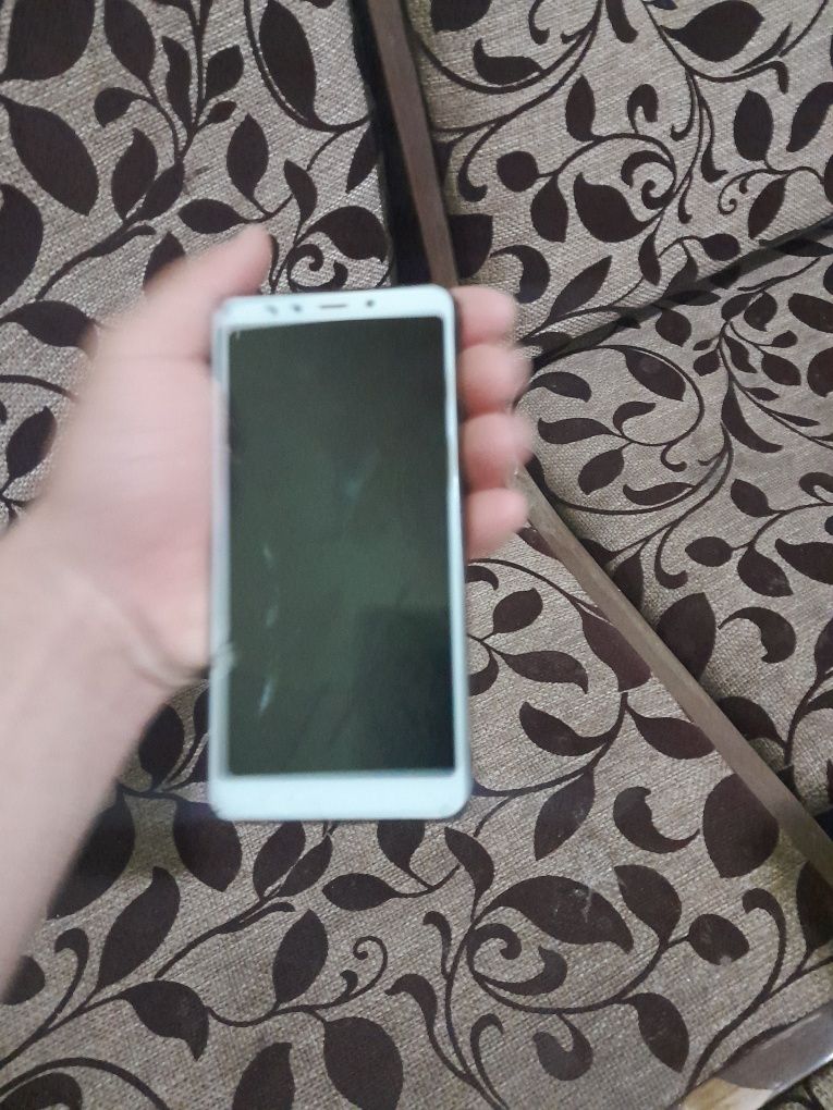 Redmi 5 sotiladi