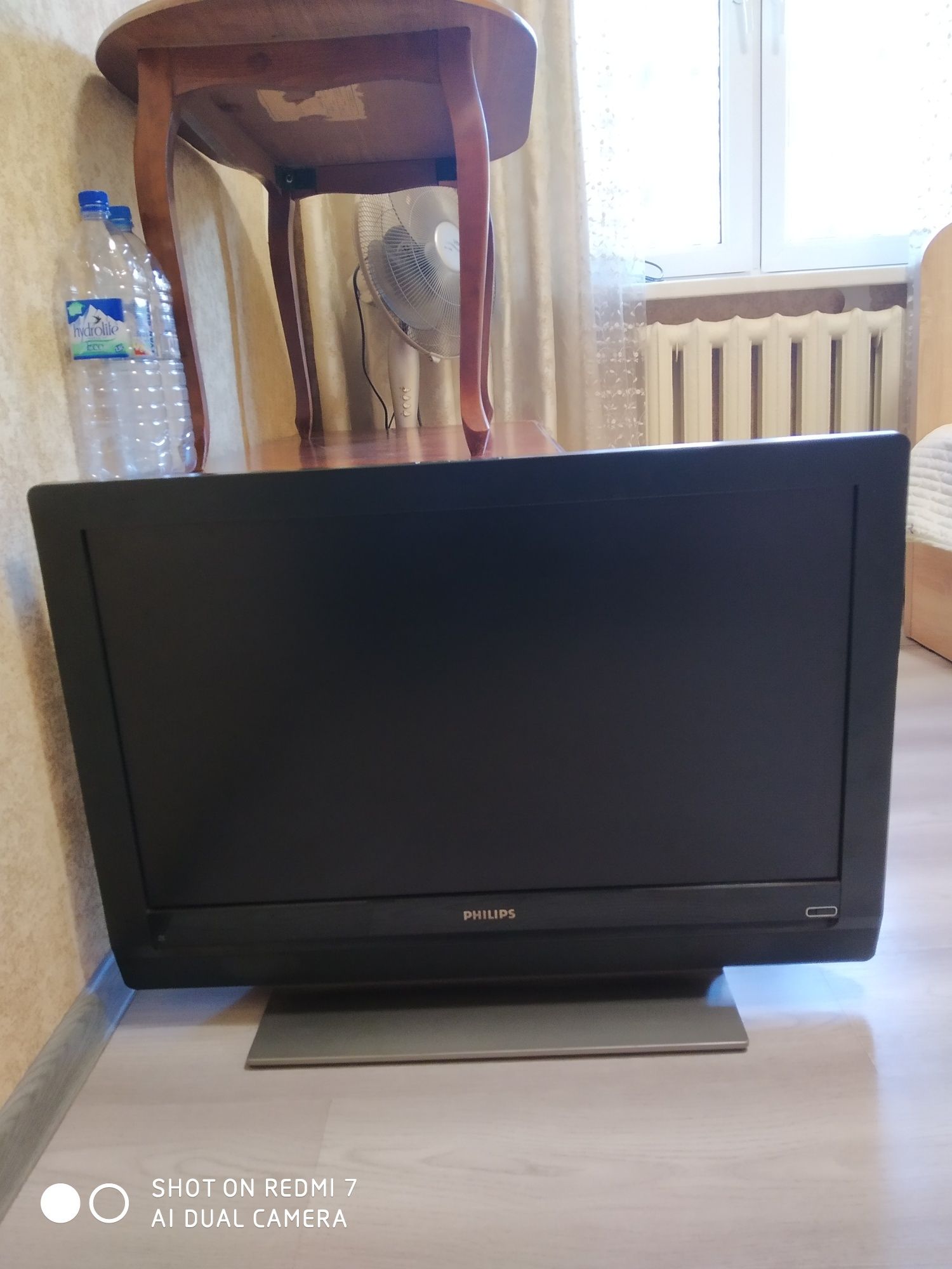 ТV pro телевизор Philips в рабочем состоянии диагональ 80 см.
