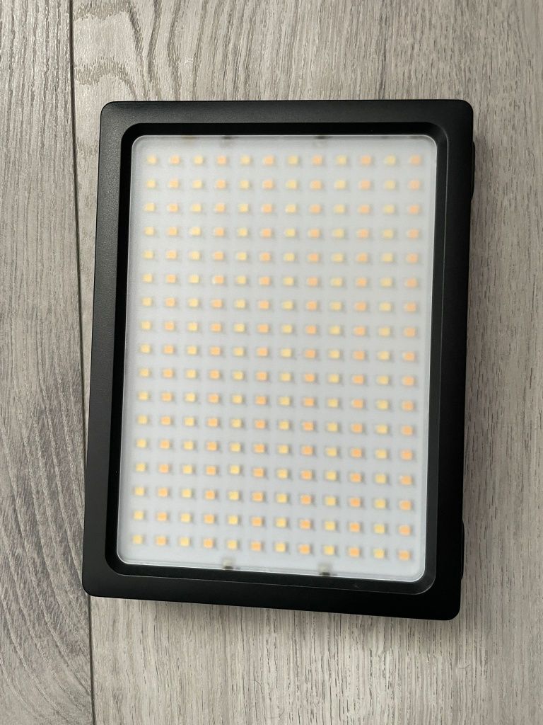 Lampa video, încărcător dual cu afișaj,  acumulator